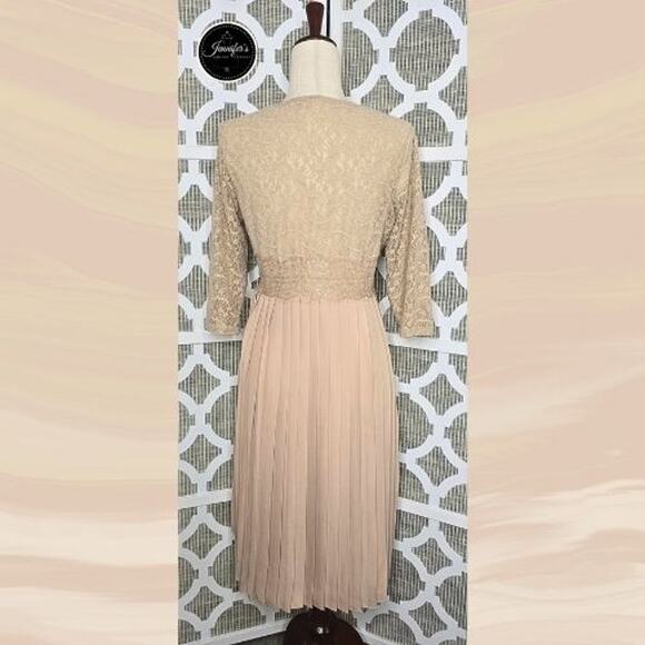 Polagram NWT Beige/Tan Lace and Pleated 3/4 Sleeve Midi Dress Size Large - Picture 8 of 11